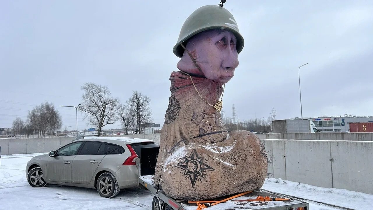 Такого мир еще не видел: Литва огорошила памятником Путину