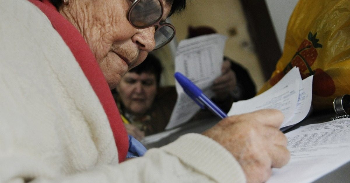 Украинцы после 60 лет могут не платить за проезд: кому льготы