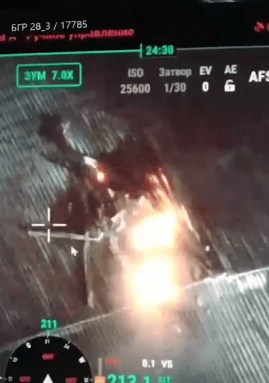 Російський дрон завдав удару по ЧАЕС: Зеленський опублікував відео пожежі