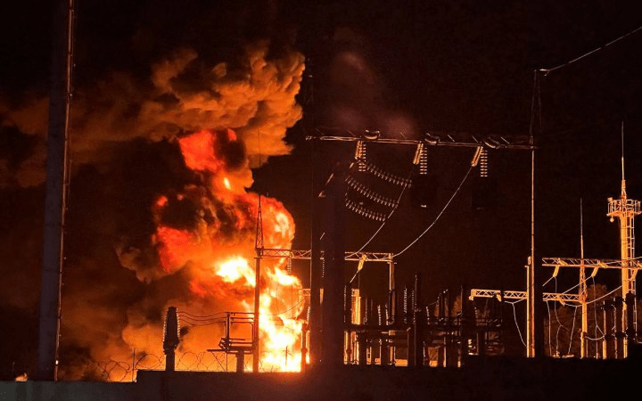 Безпілотники атакували Росію: газо- і нафтопереробні заводи зазнали пошкоджень
