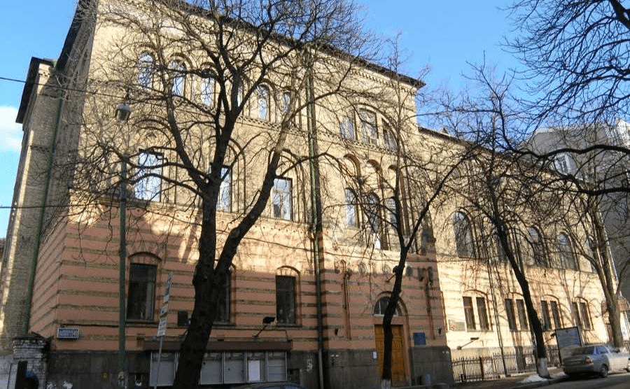Студенти Висоцького розкрили жахливі факти про насилля та непристойні пропозиції в Карпенка-Карого