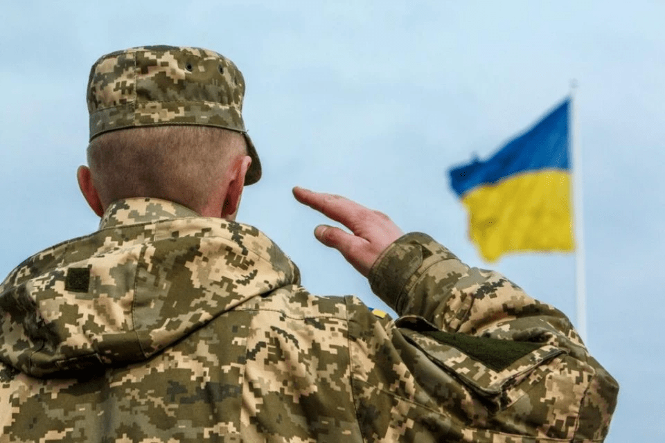 Важка ситуація на фронті: Politico назвало ключові проблеми України