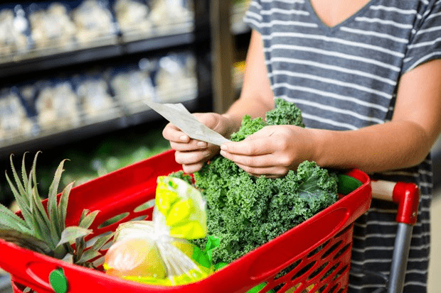 Що не можна купувати дешево: продукти, на яких краще не економити