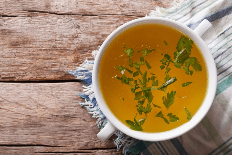 Перша вода в бульйоні: користь чи шкода? Пояснюють лікарі та кулінари