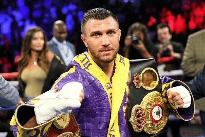 “Почав рухатися”: стан Ломаченка поліпшився