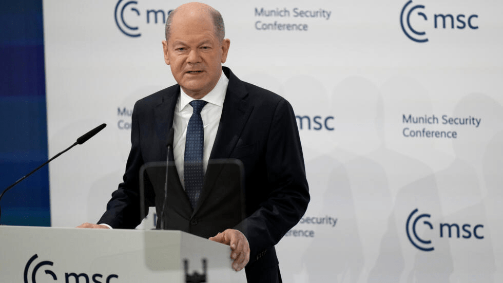 Шольц заявив, що Німеччина не дозволить демілітаризацію України