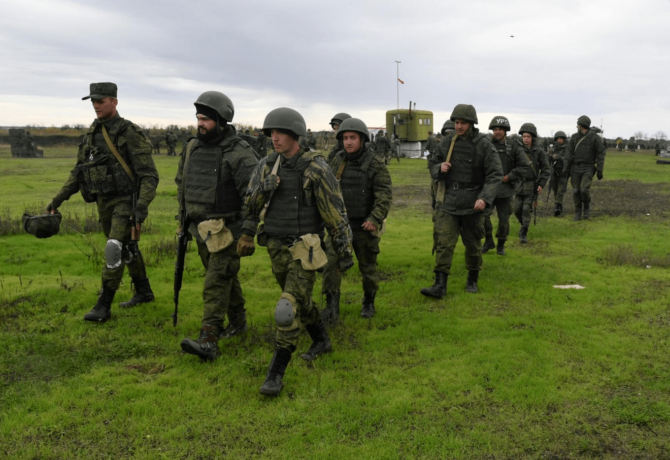 Кремль відправляє строковиків, в тому числі з окупованих регіонів, на передову війни
