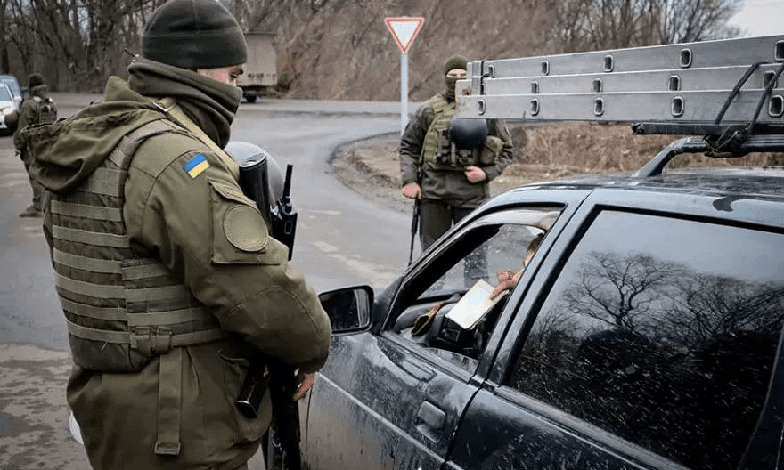 Кого зупинятиме військова поліція: нові правила перевірок на дорогах