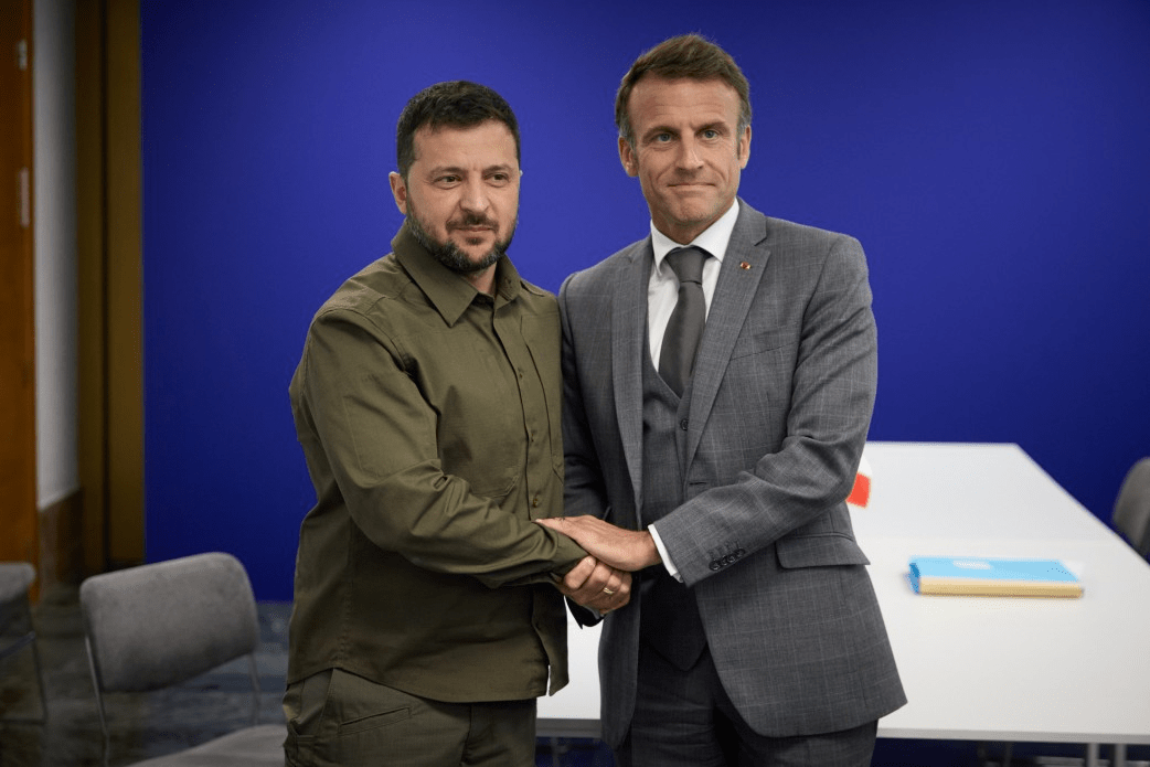Зеленський та Макрон провели переговори після саміту європейських лідерів