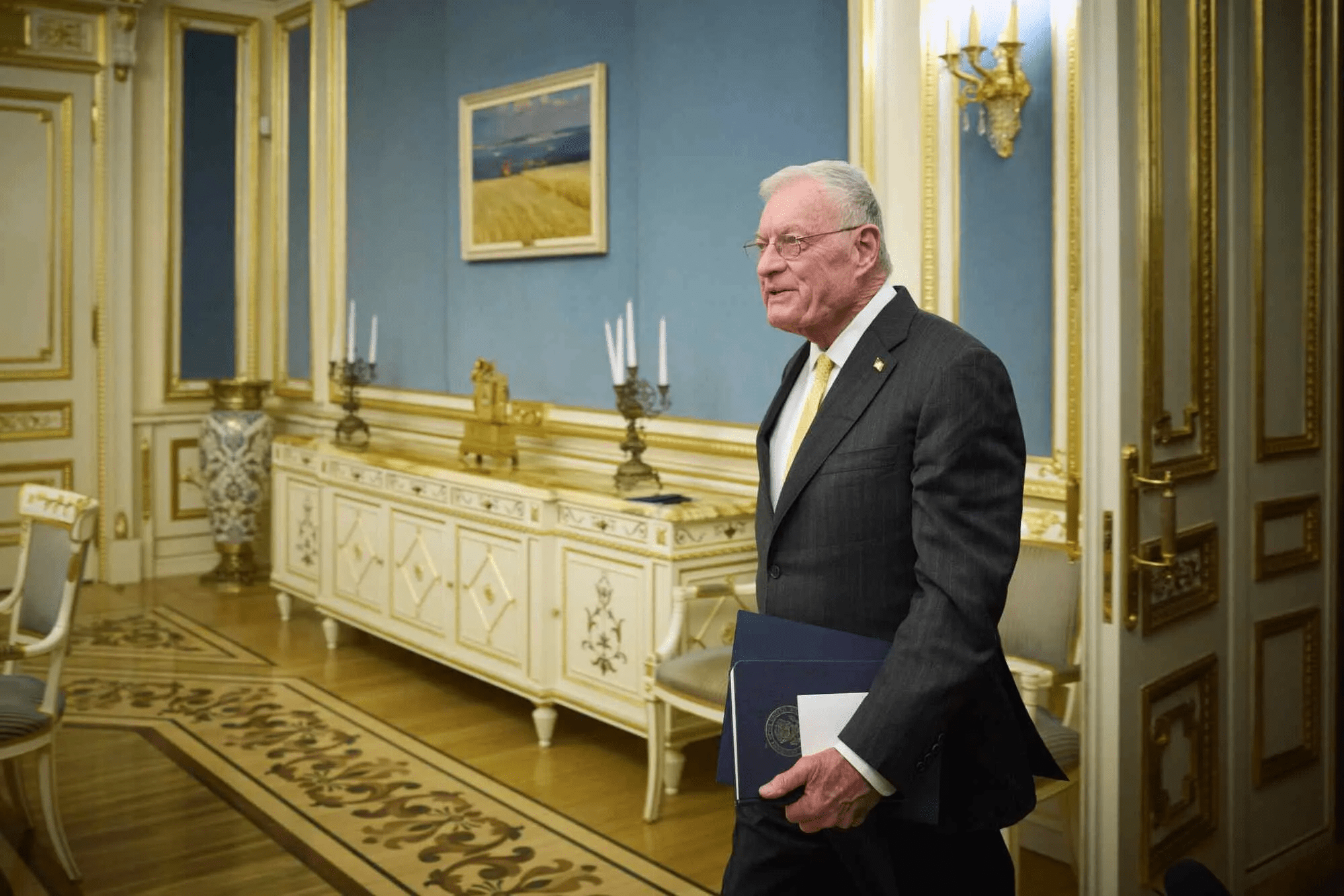 Зеленський обговорив з Келлогом угоду з Трампом: Україна готова до співпраці