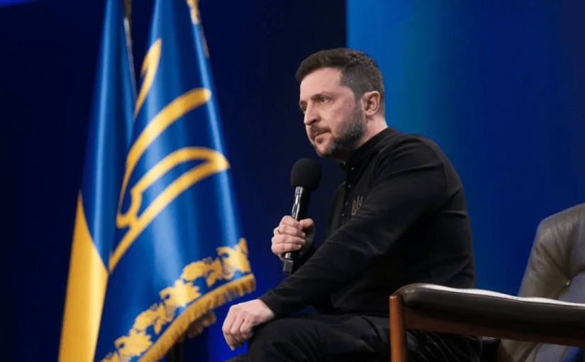 Журналістка з США продемонструвала символічний манікюр на пресконференції Зеленського ➤ Prozoro.net.ua