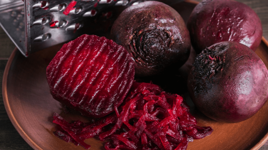 Полезный и вкусный салат из свеклы: минимум ингредиентов