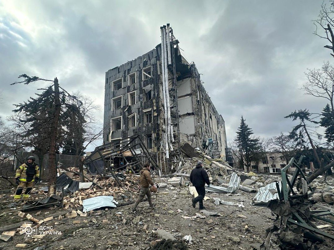 Россияне баллистикой ударили по Изюму: сколько погибших и раненых (фото) ➤ Prozoro.net.ua