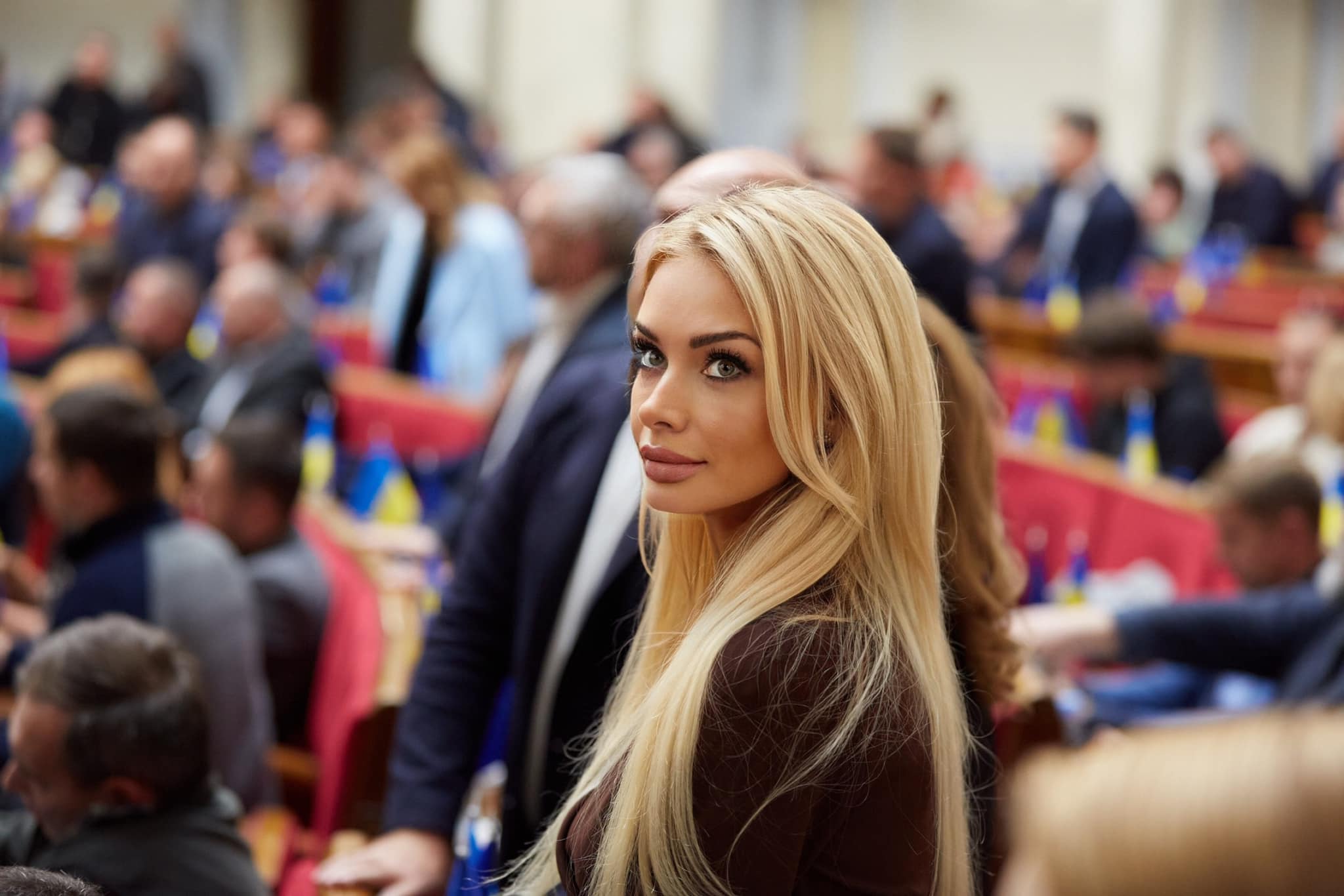 «Слуга народа» написала заявление о составлении мандата: что произошло