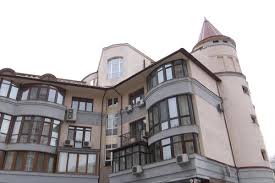 Квартиру Януковича у Києві знову пропонують орендувати: що з нею зараз (фото)