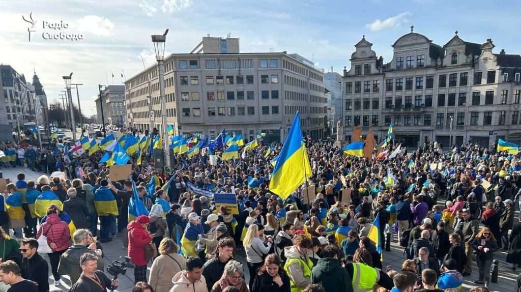 "Америка, не молчи!" В США прошли митинги в поддержку Украины и против политики Трампа 6 "Америка, не молчи!" В США прошли митинги в поддержку Украины и против политики Трампа