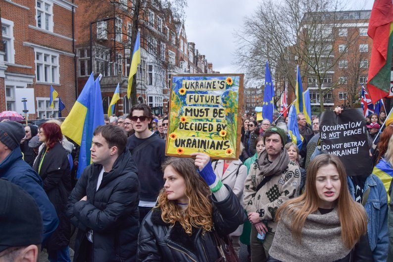 "Америка, не мовчи!" У США пройшли мітинги на підтримку України та проти політики Трампа 6 "Америка, не мовчи!" У США пройшли мітинги на підтримку України та проти політики Трампа