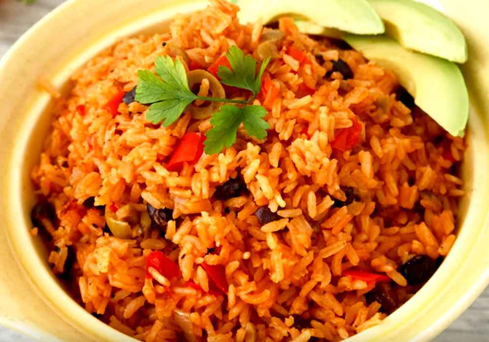 Рис у томатному соусі: ситна страва, яка готується на раз-два ➤ Prozoro.net.ua