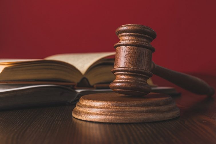 У Кривому Розі засудили псевдоцілителя, який ошукав пенсіонера