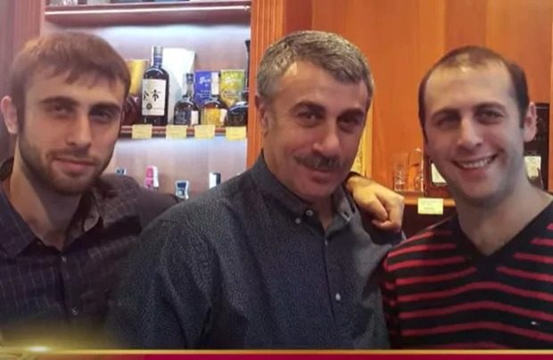 Як виглядають дружина та діти Комаровського, яких він приховує