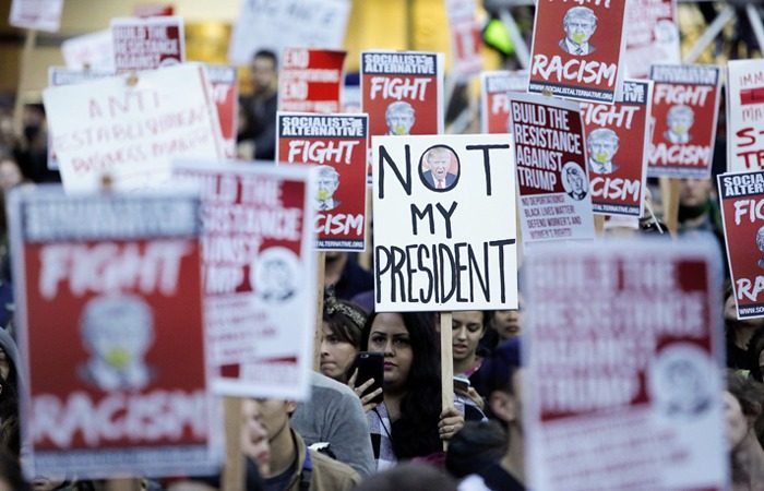 «Импичмент Трампу»: американцы массово выходят на митинги ➤ Prozoro.net.ua