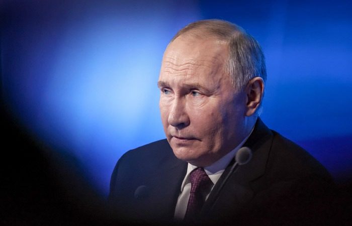 Москва теряет три колонии и не знает, что делать