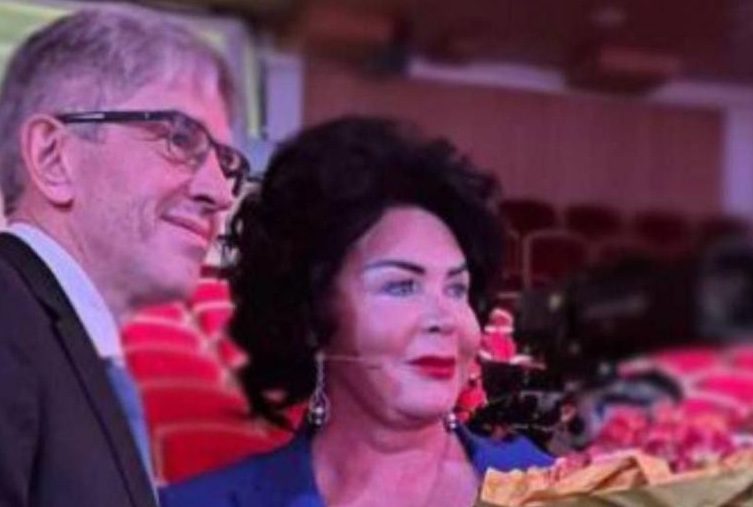 "Старий покемон": росіяни висміяли натягнуте обличчя Бабкіної 3 "Старий покемон": росіяни висміяли натягнуте обличчя Бабкіної