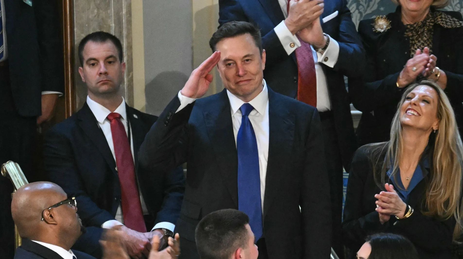 Дивна реакція Маска на виступ Трампа у Конгресі (відео)