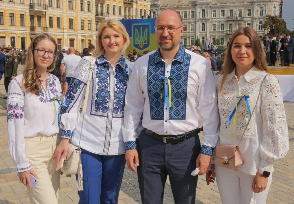 Справжні красуні: як виглядають доньки Шмигаля та чим займаються