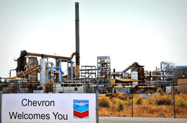 Наказание для друга Путина. Трамп дал нефтяному гиганту месяц