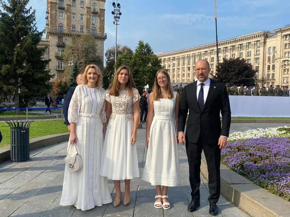 Справжні красуні: як виглядають доньки Шмигаля та чим займаються
