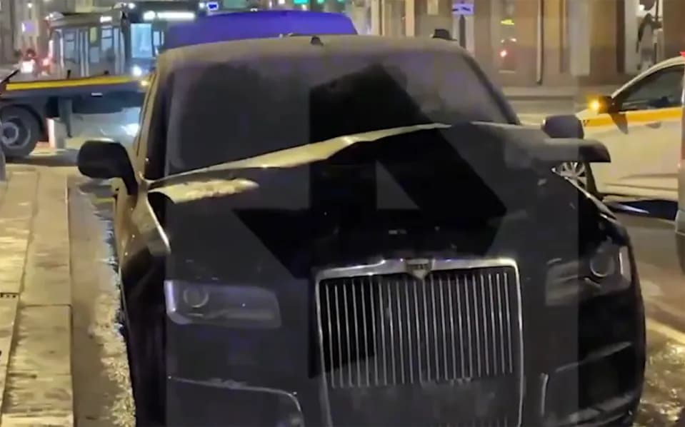 Лімузин Путіна вибухнув у центрі Москви: фото та відео 6 Лімузин Путіна вибухнув у центрі Москви: фото та відео