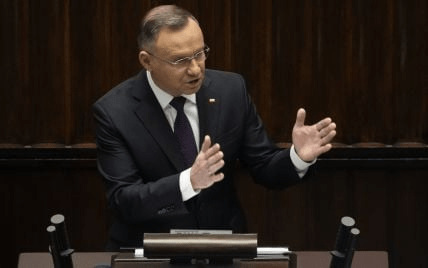 Глава Польши подписал закон о приостановлении права на убежище