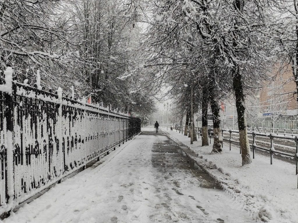 Влупит мороз и будет сыпать снег: где в Украине резко похолодает