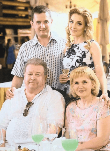 Прожила с ним 30 лет: как выглядит бывшая жена Поплавского