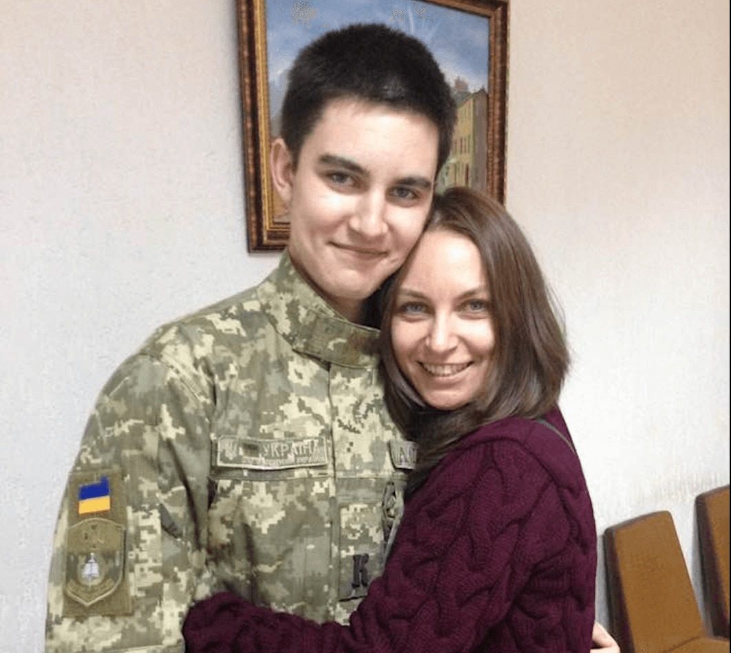 Ему был всего 21 год: от чего умер молодой сын Виктора Павлика