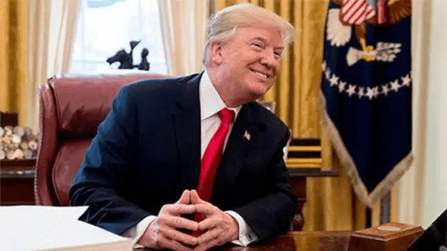 Трампа хотят поместить на 100-долларовую купюру