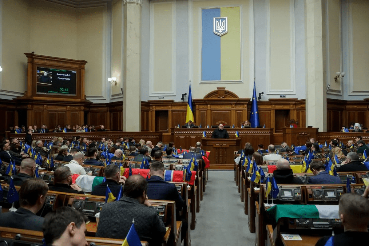 Скільки заробляють українські парламентарі: підвищені зарплати Стефанчука та інших ➤ Prozoro.net.ua