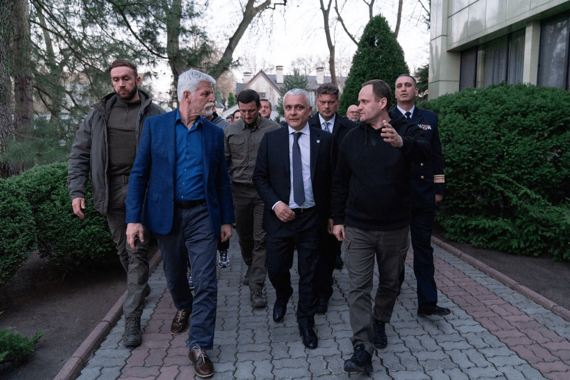 Під час візиту президента Чехії до Одеси Росія атакувала місто “Шахедами”