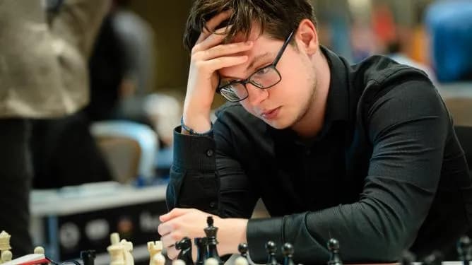 Сбежавший из Украины гроссмейстер жульничал на чемпионате Испании: как его наказали