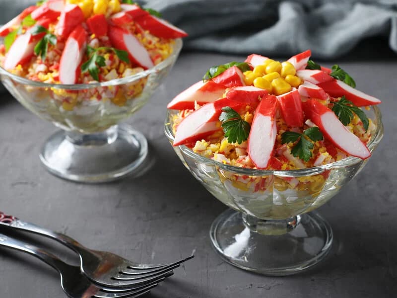 Весенний салат без майонеза: легкая и вкусная альтернатива классическому крабовому ➤ Prozoro.net.ua