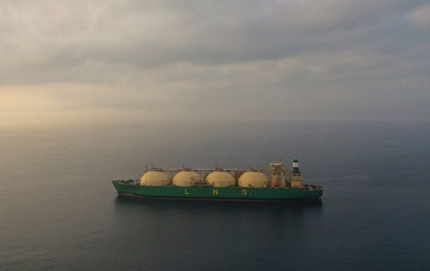 ЄС офіційно заблокував перевалку газу РФ: що зміниться для Кремля