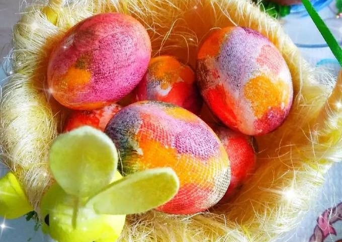 Залийте це гарячою водою й крашанки будуть дуже ефектними