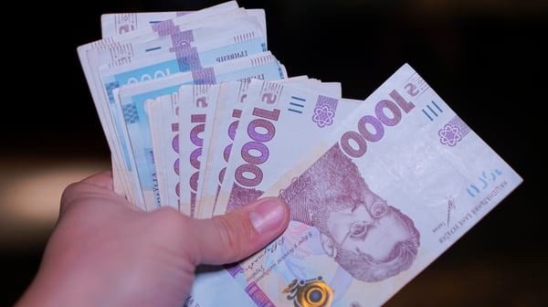 Пенсії у квітні: кому перерахують виплати