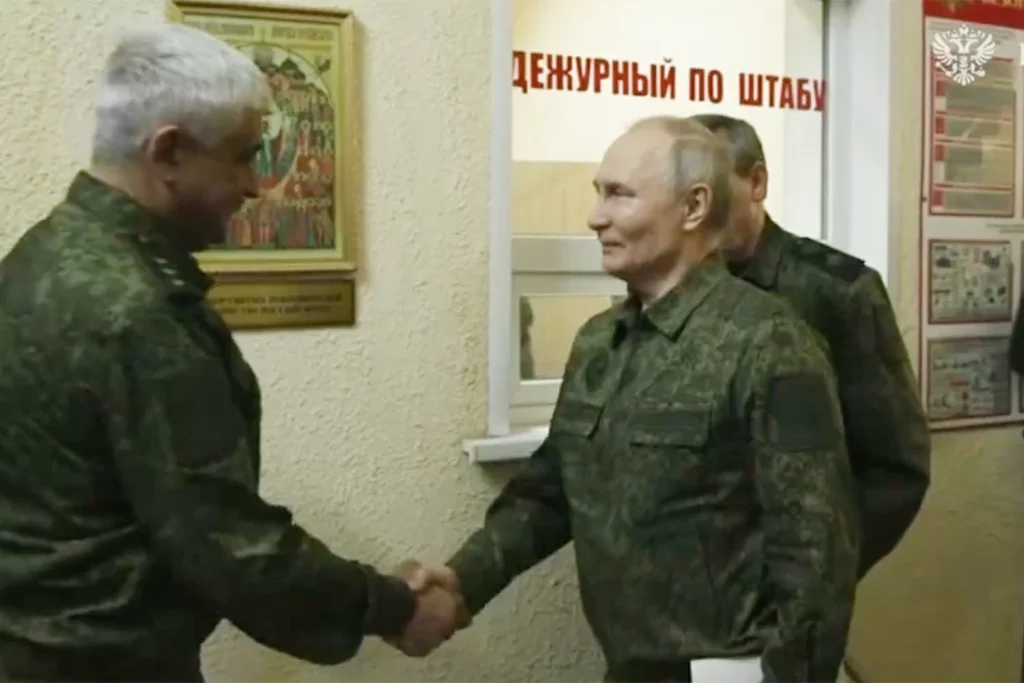 Появление Путина в военной форме: нардеп увидел знак