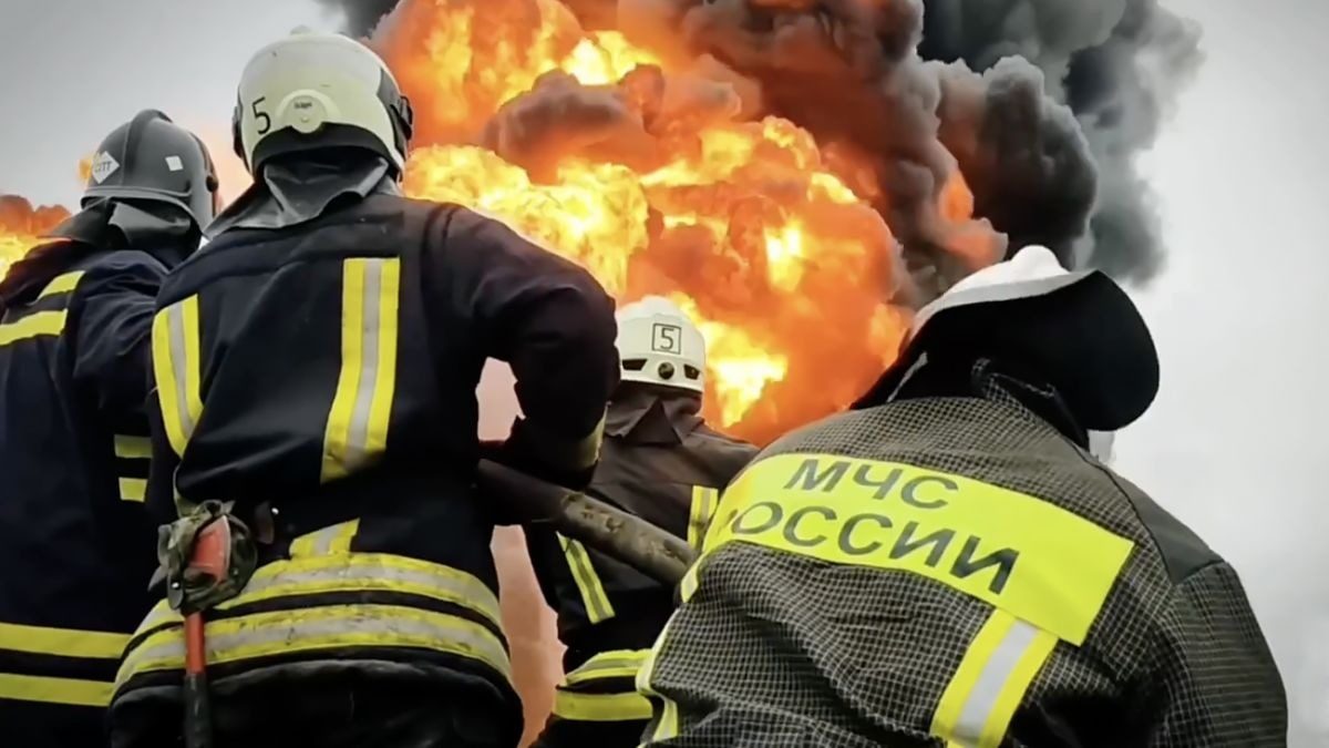 Взрывы, пожары и закрытые аэропорты: РФ массированно атаковали дроны ➤ Prozoro.net.ua
