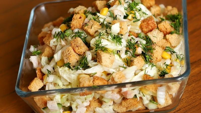 Салат из пекинской капусты, который захотят все: простой рецепт на каждый день
