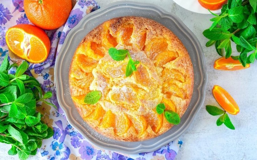 Шарлотка с мандаринами: необычный вкус привычной выпечки ➤ Prozoro.net.ua