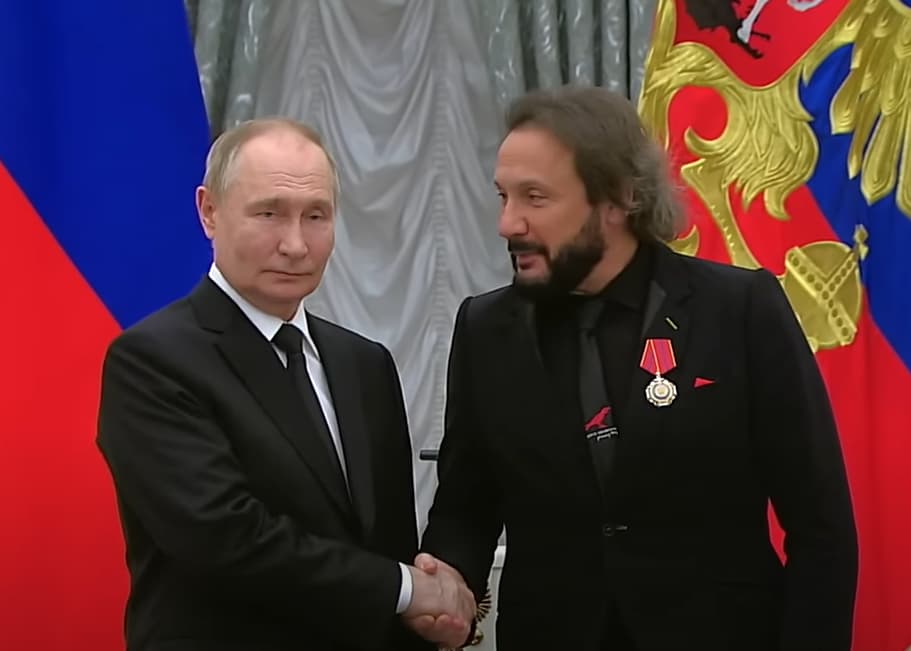 Украинка, что молчит о войне: кто на самом деле жена путиниста Стаса Михайлова
