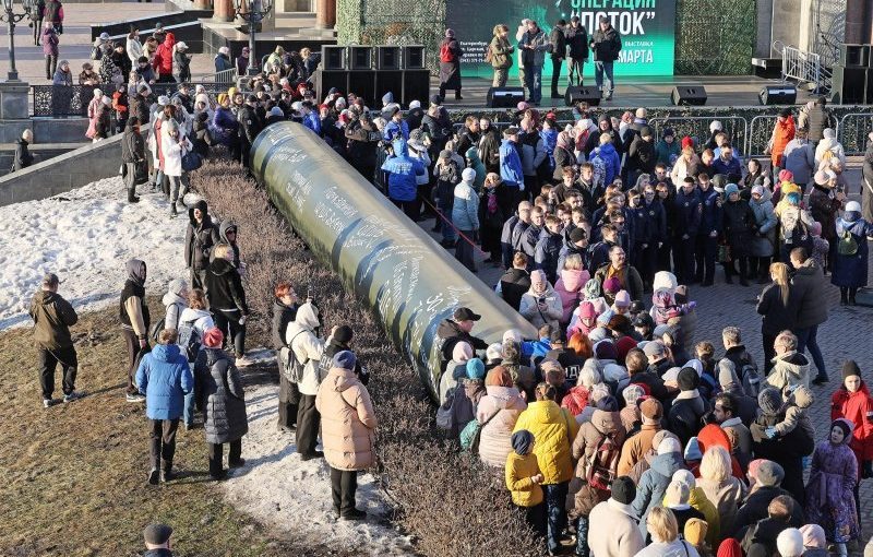 Россияне лезут в трубу, где гибли их солдаты: фото ➤ Prozoro.net.ua